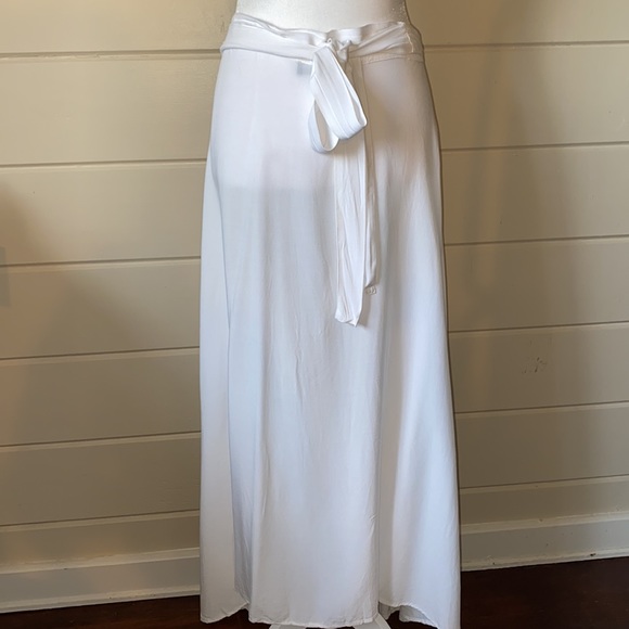 TYSA Wrap Skirt in Off White Size 2/3 - Picture 11 of 17
